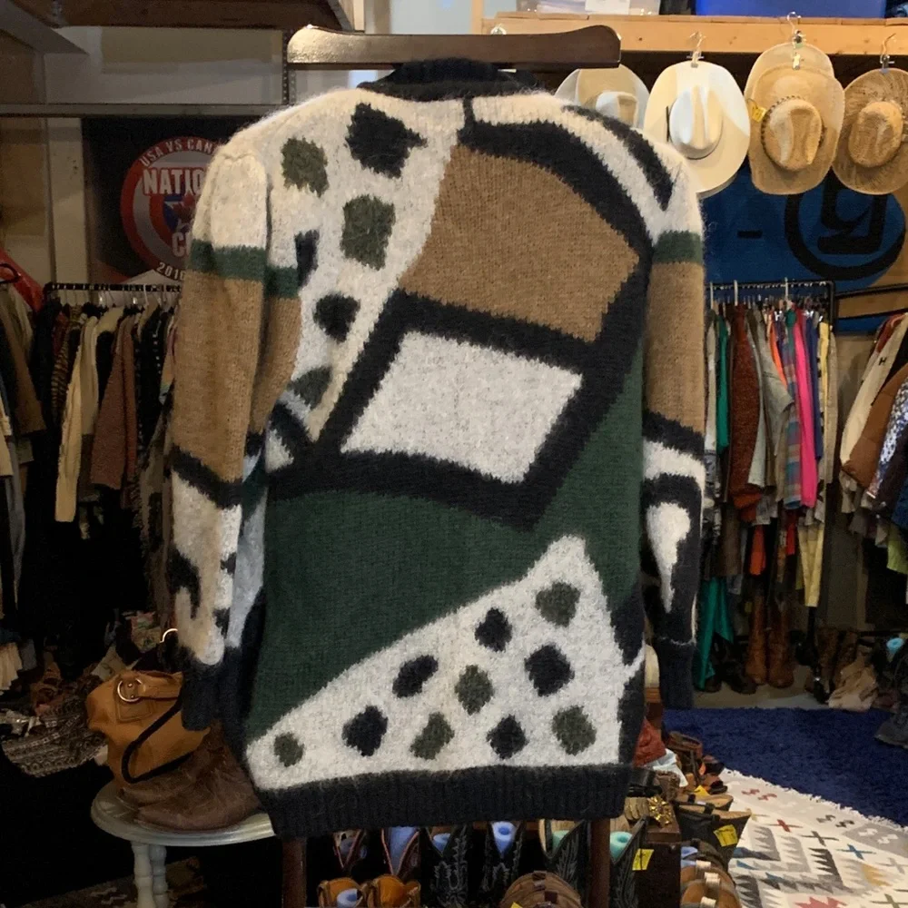 Geometric Patterned Cardigan - Picture 4 of 6